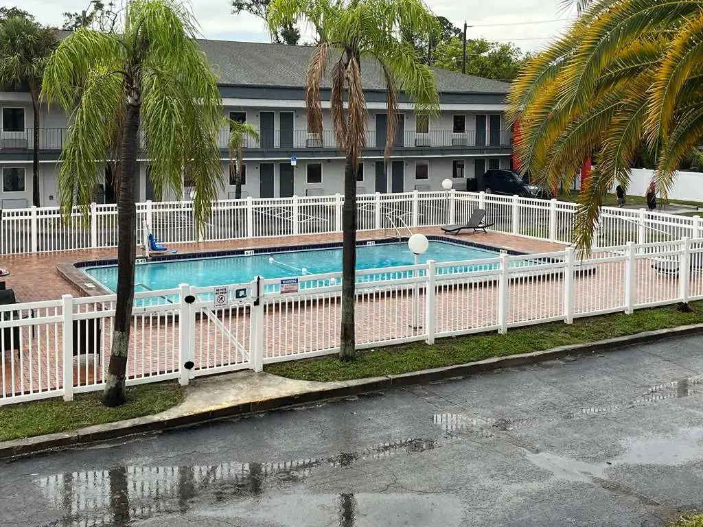 photo 1 of La Casa Inn