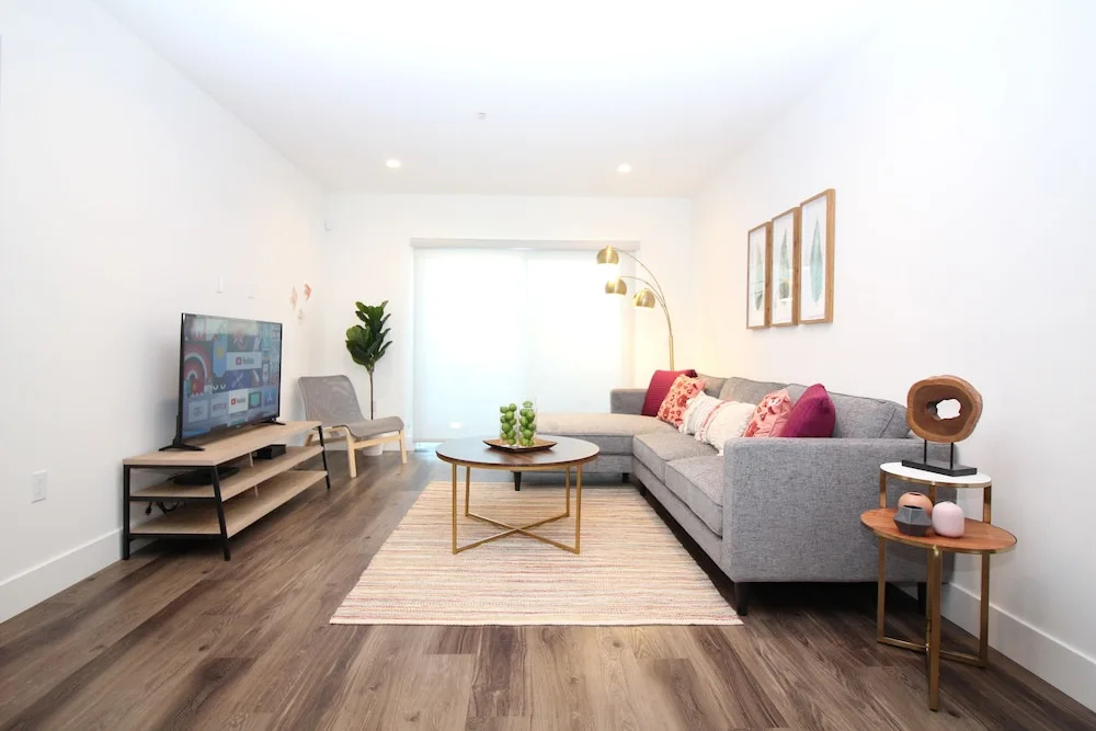 photo 1 of LA Luxury Suites Free Parking 2BD2BA