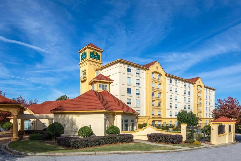 photo 1 of La Quinta Inn & Suites by Wyndham Atlanta Ballpark/Galleria