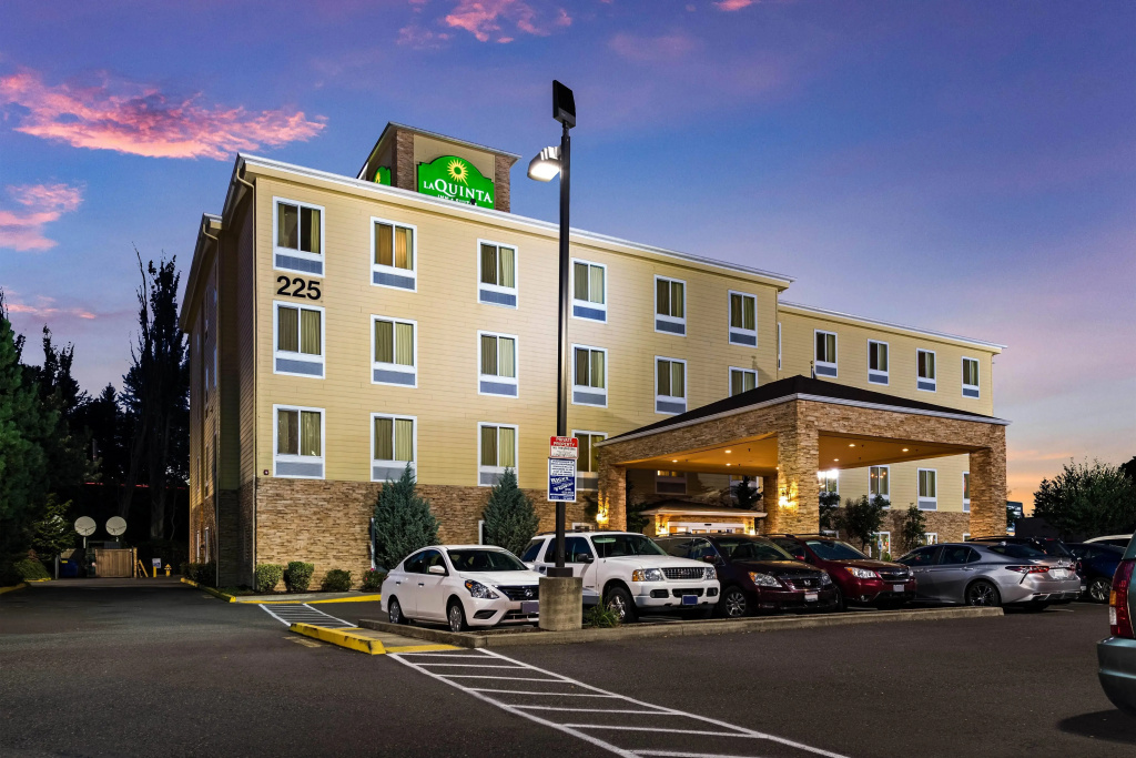 photo 1 of La Quinta Inn & Suites by Wyndham Auburn