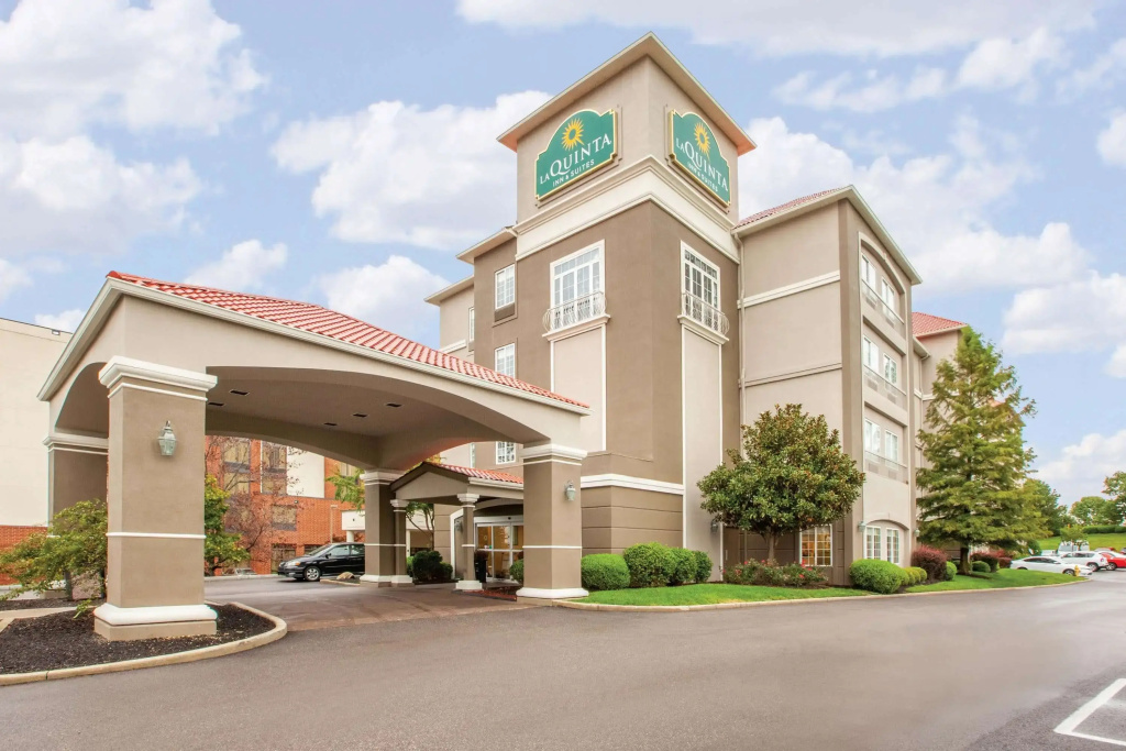 photo 1 of La Quinta Inn & Suites by Wyndham Cincinnati Airpt Florence