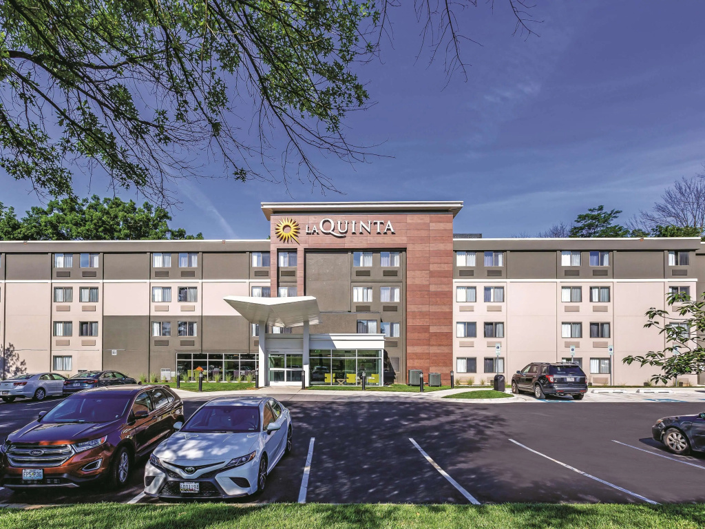 photo 1 of La Quinta Inn & Suites by Wyndham Columbia / Fort Meade