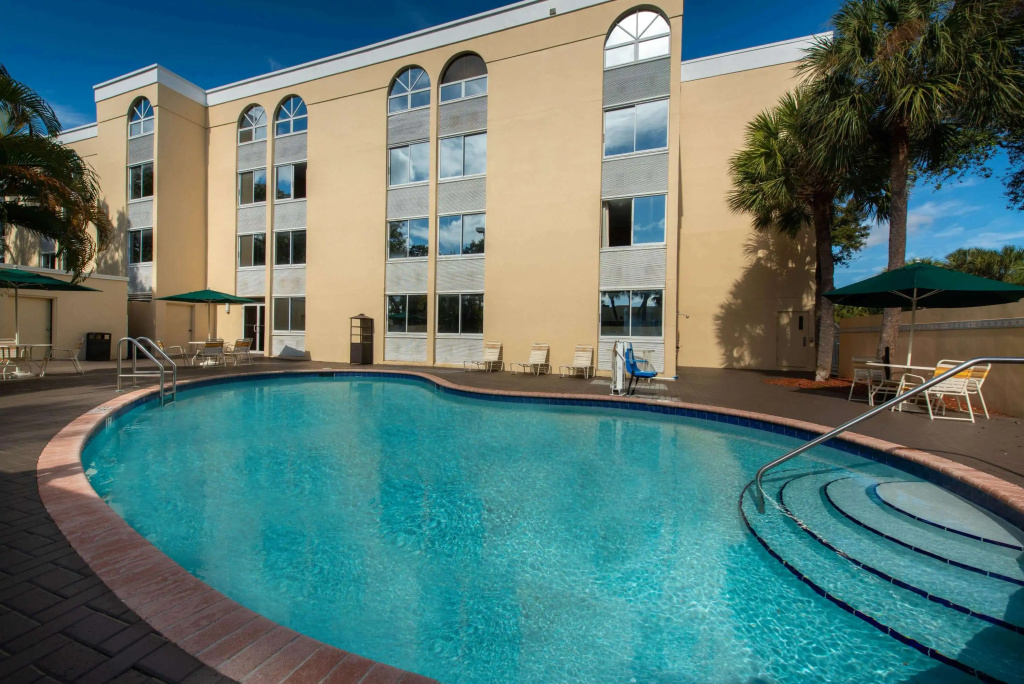 photo 1 of La Quinta Inn & Suites by Wyndham Deerfield Beach I-95