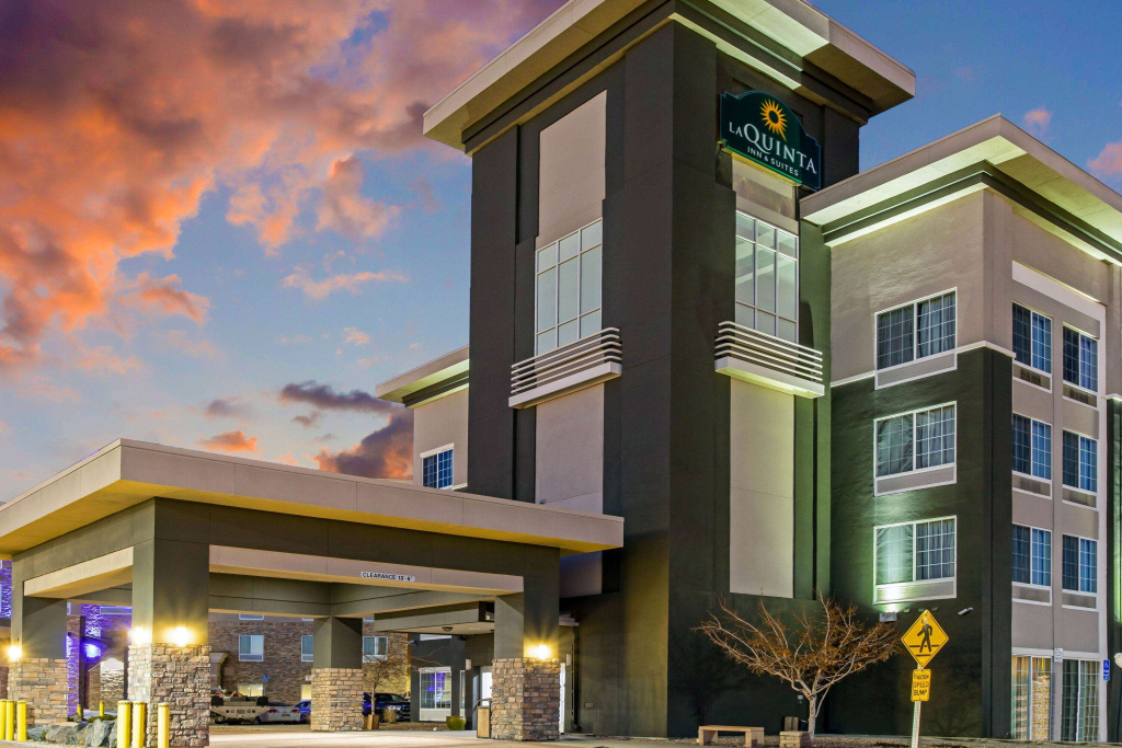 photo 1 of La Quinta Inn & Suites by Wyndham Denver Gateway Park