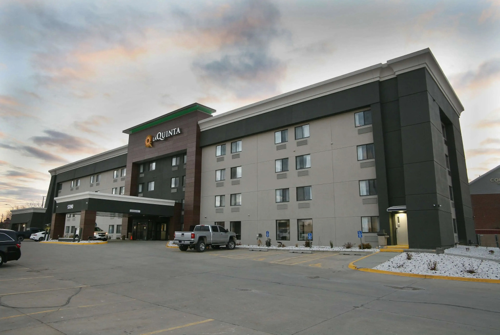 photo 1 of La Quinta Inn & Suites by Wyndham Des Moines West Clive