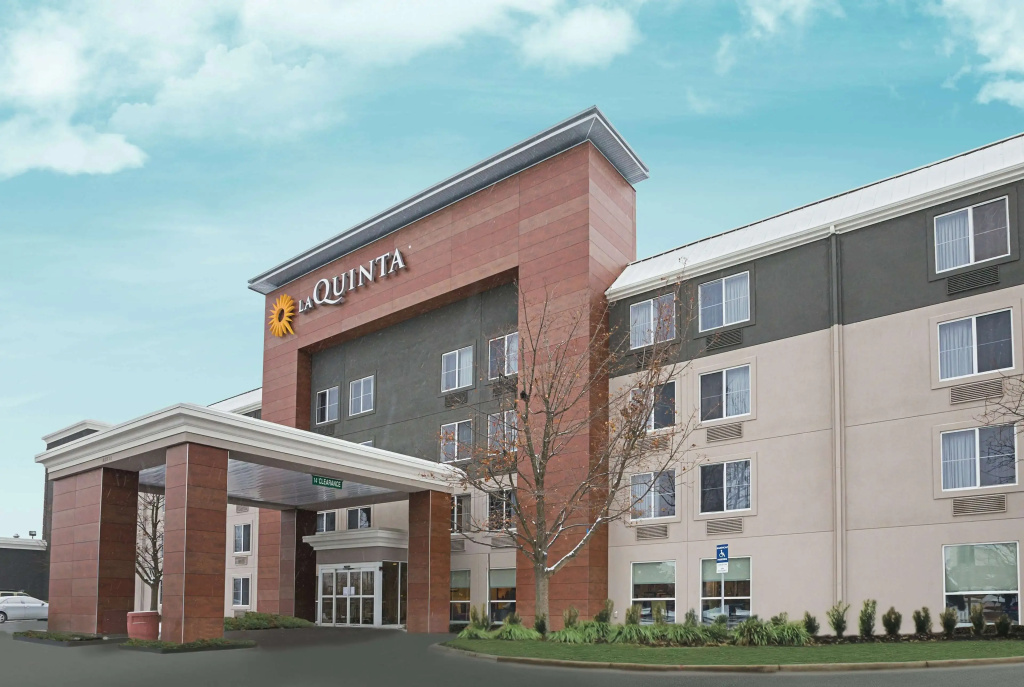 photo 1 of La Quinta Inn & Suites by Wyndham Detroit Utica