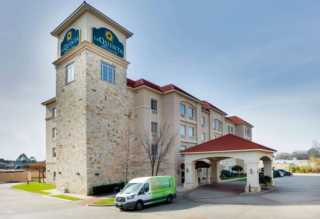 photo 1 of La Quinta Inn & Suites by Wyndham DFW Airport West - Euless