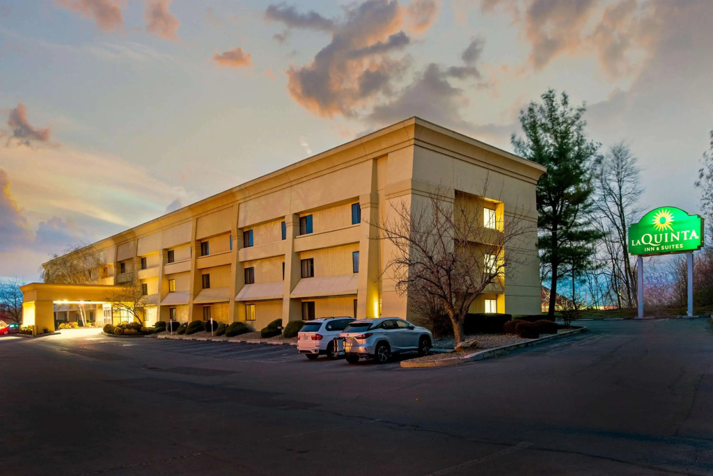 photo 1 of La Quinta Inn & Suites by Wyndham Harrisburg Airport Hershey