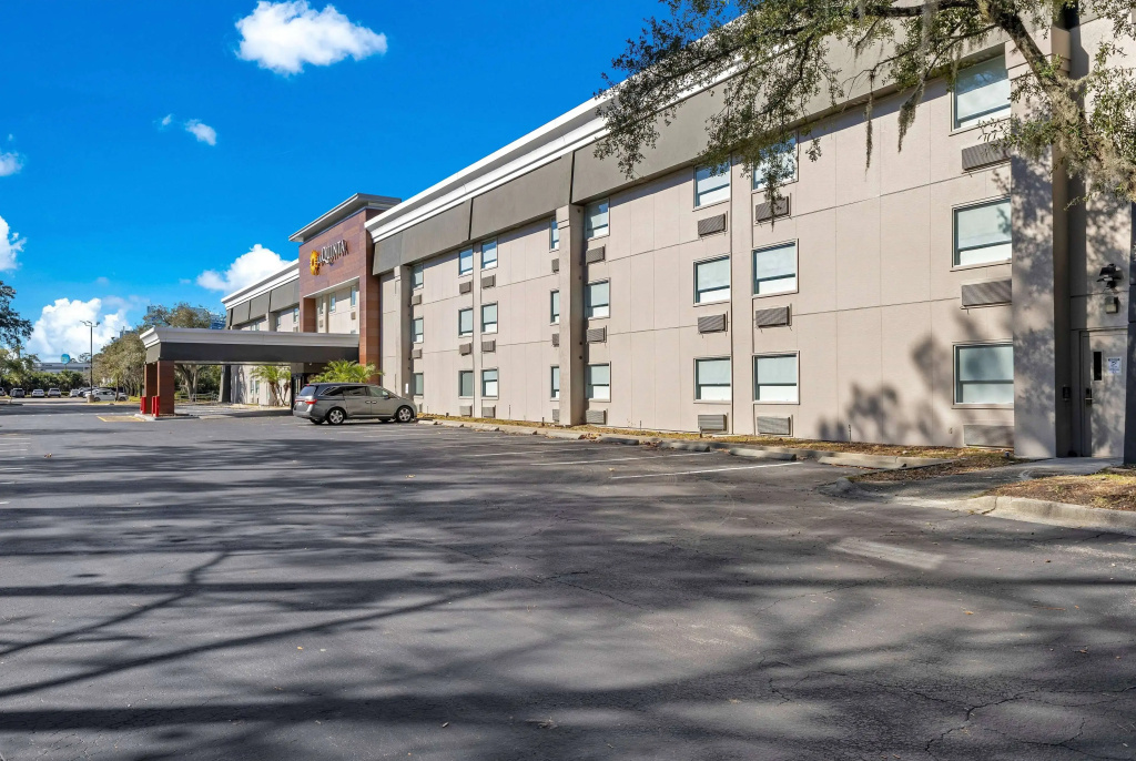photo 1 of La Quinta Inn & Suites by Wyndham Jacksonville Mandarin