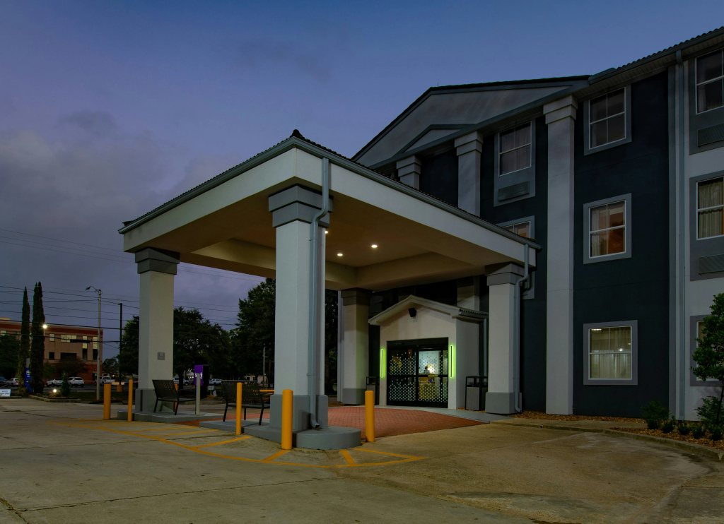 photo 1 of Spark by Hilton Lafayette South