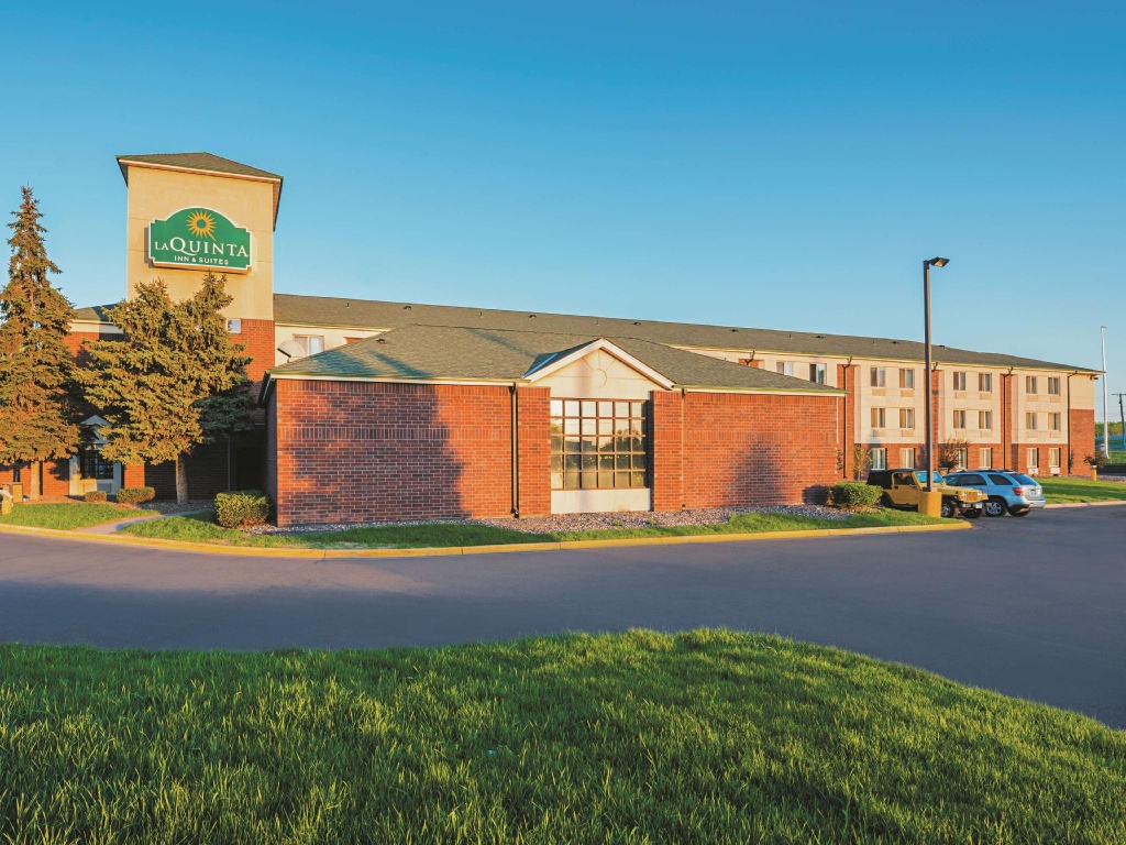 photo 1 of La Quinta Inn & Suites by Wyndham Minneapolis Northwest