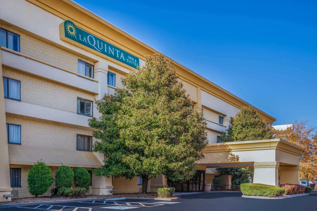 photo 1 of La Quinta Inn & Suites by Wyndham Nashville Franklin