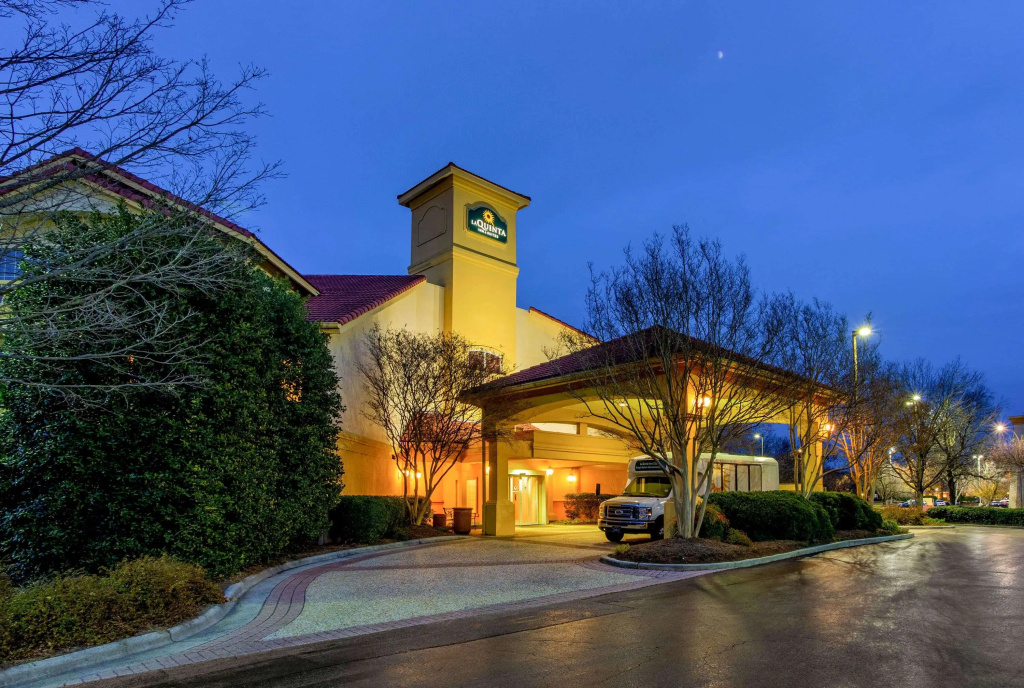photo 1 of La Quinta Inn & Suites by Wyndham Raleigh Durham Intl AP