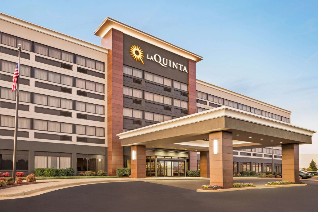 photo 1 of La Quinta Inn & Suites by Wyndham Richmond-Midlothian