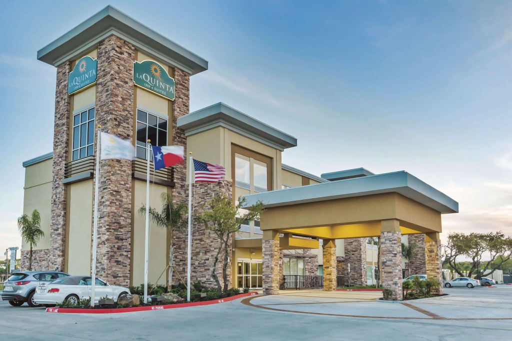 photo 1 of La Quinta Inn & Suites by Wyndham Rockport - Fulton