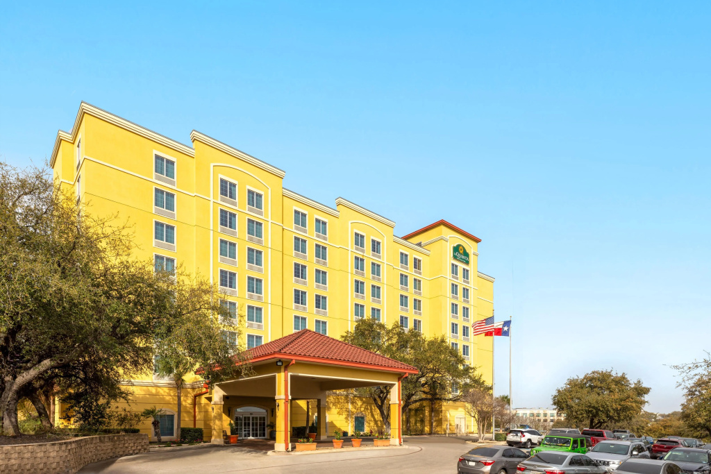 photo 1 of La Quinta Inn & Suites San Antonio Medical Center