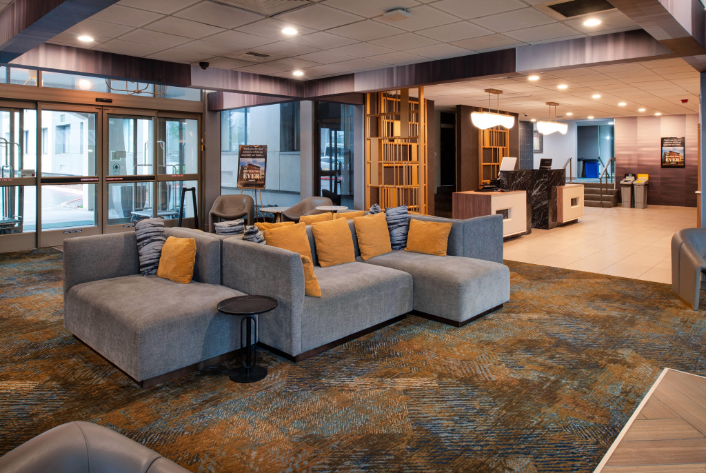 photo 1 of La Quinta Inn & Suites by Wyndham Seattle Sea-Tac Airport