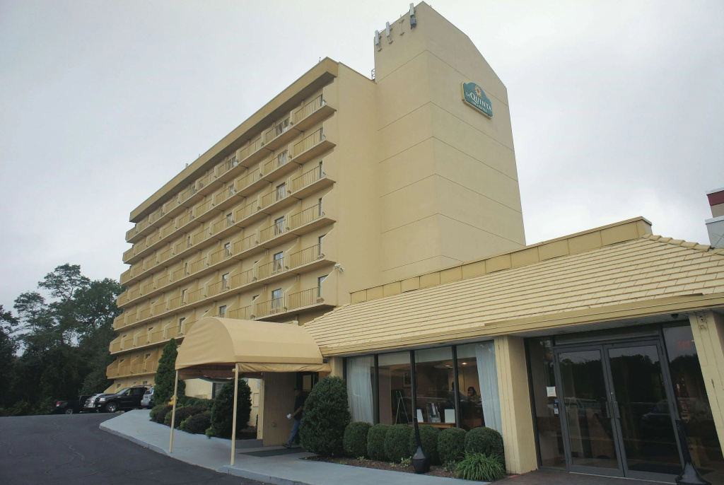 photo 1 of La Quinta Inn & Suites by Wyndham Stamford / New York City