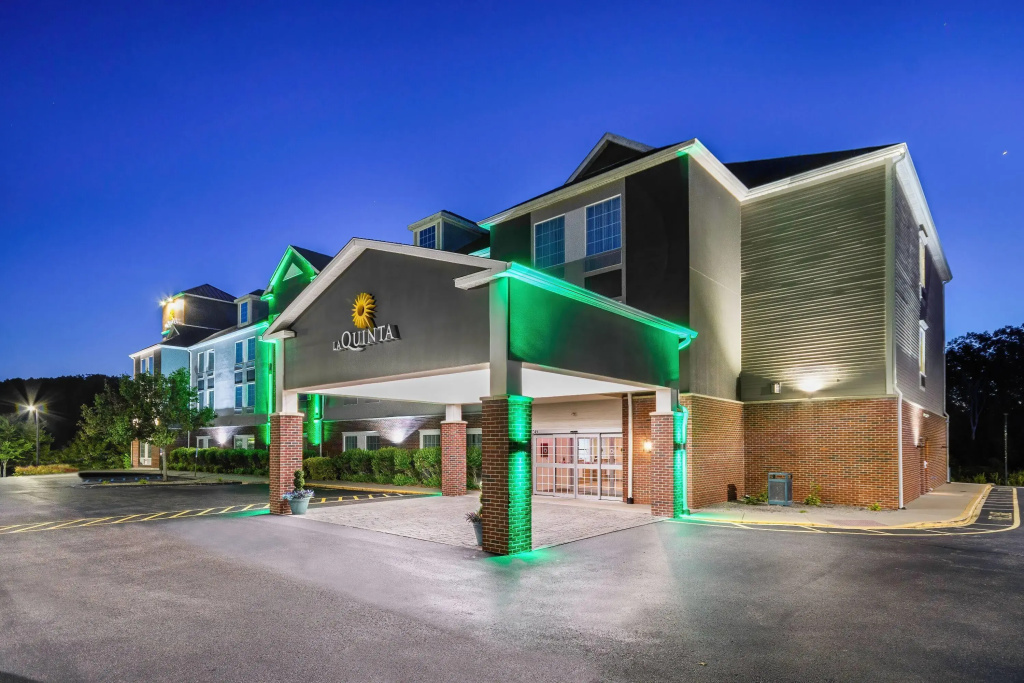 photo 1 of La Quinta Inn & Suites by Wyndham Stonington-Mystic Area