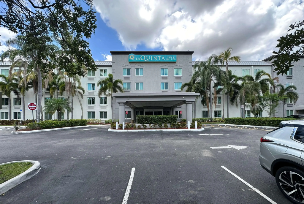 photo 1 of La Quinta Inn & Suites by Wyndham Sawgrass