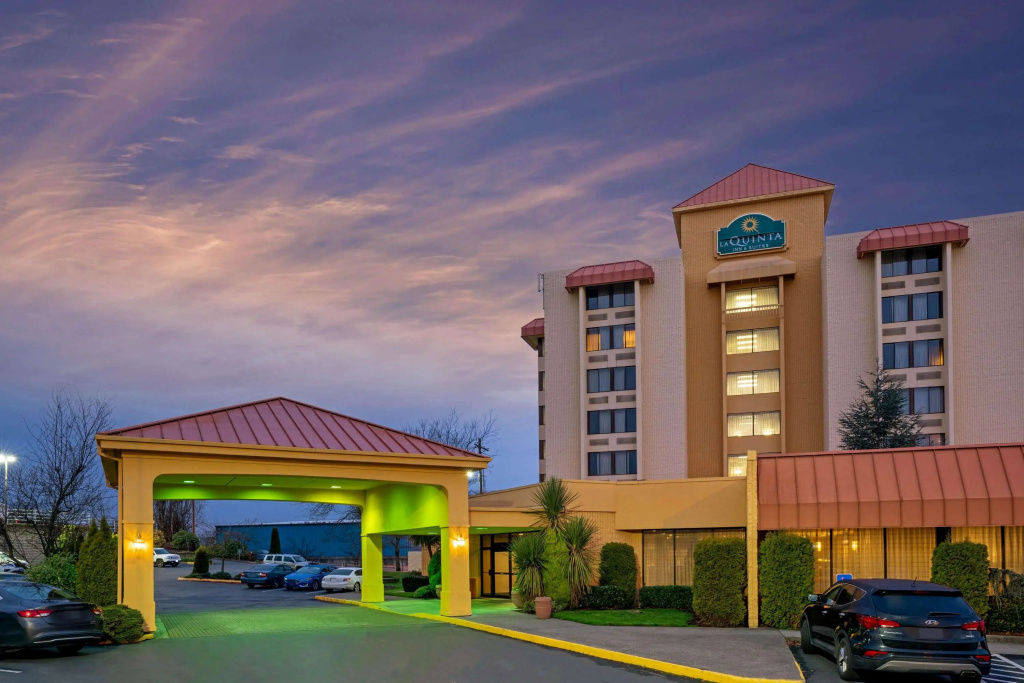 photo 1 of La Quinta Inn & Suites by Wyndham Tacoma - Seattle