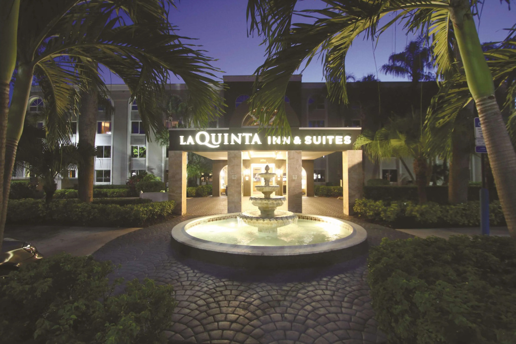 photo 1 of La Quinta Inn & Suites by Wyndham Coral Springs South