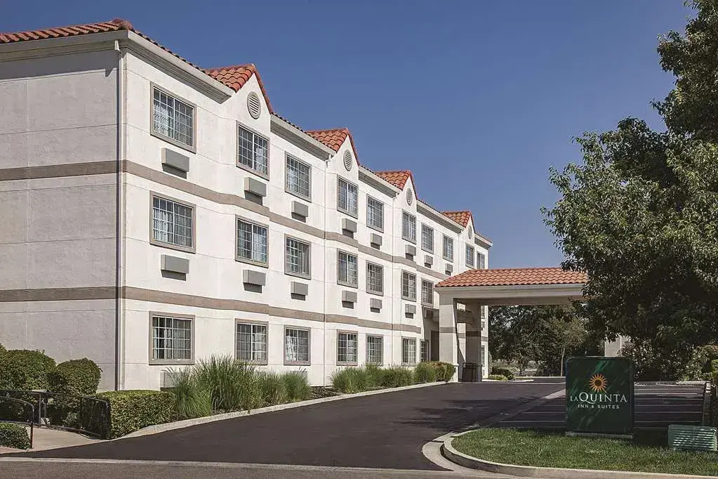photo 1 of La Quinta Inn & Suites By Wyndham Davis