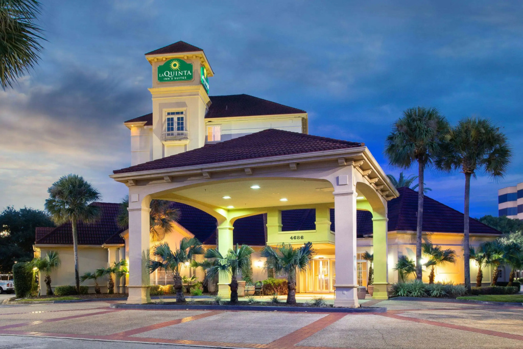photo 1 of La Quinta Inn & Suites by Wyndham Jacksonville Butler Blvd
