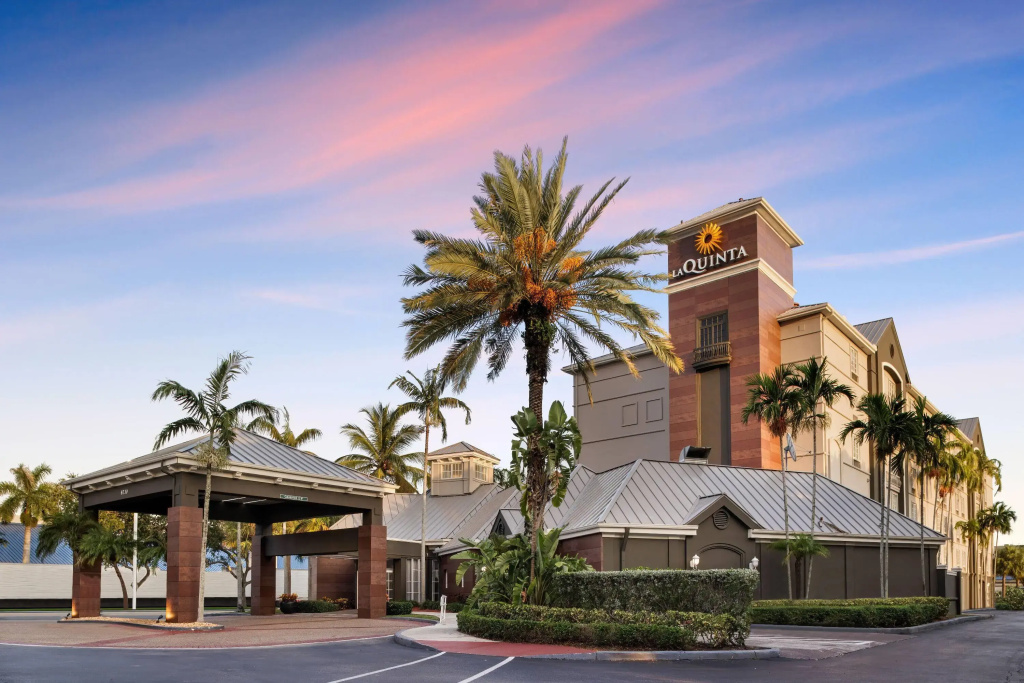 photo 1 of La Quinta Inn & Suites by Wyndham Miami Airport West