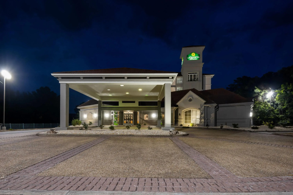 photo 1 of La Quinta Inn & Suites by Wyndham Raleigh Cary