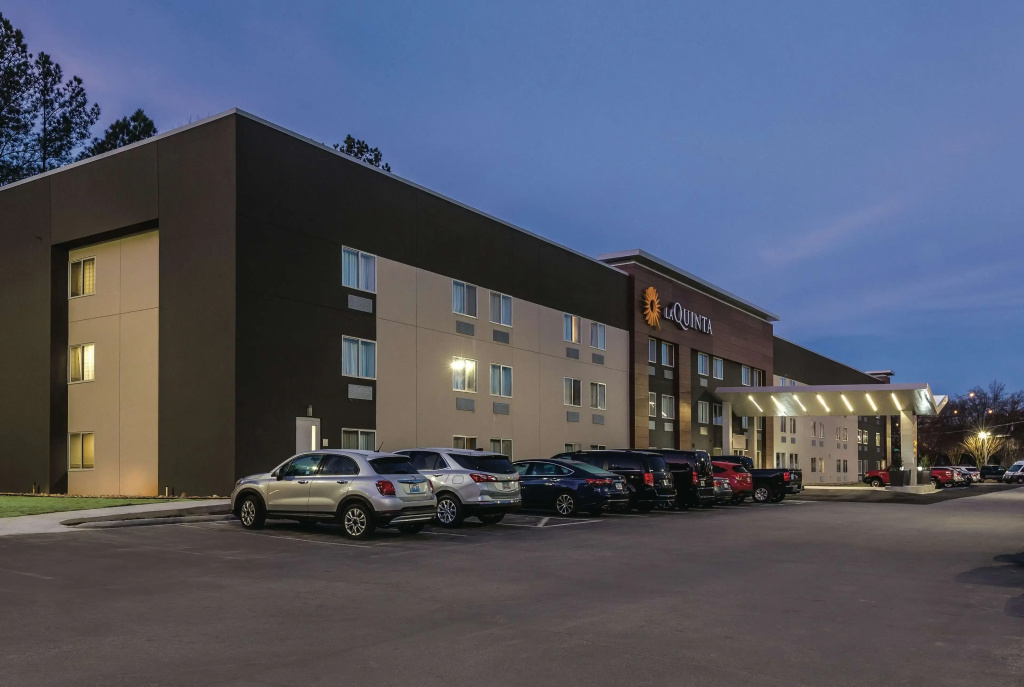 photo 1 of La Quinta Inn & Suites by Wyndham Atlanta Midtown - Buckhead