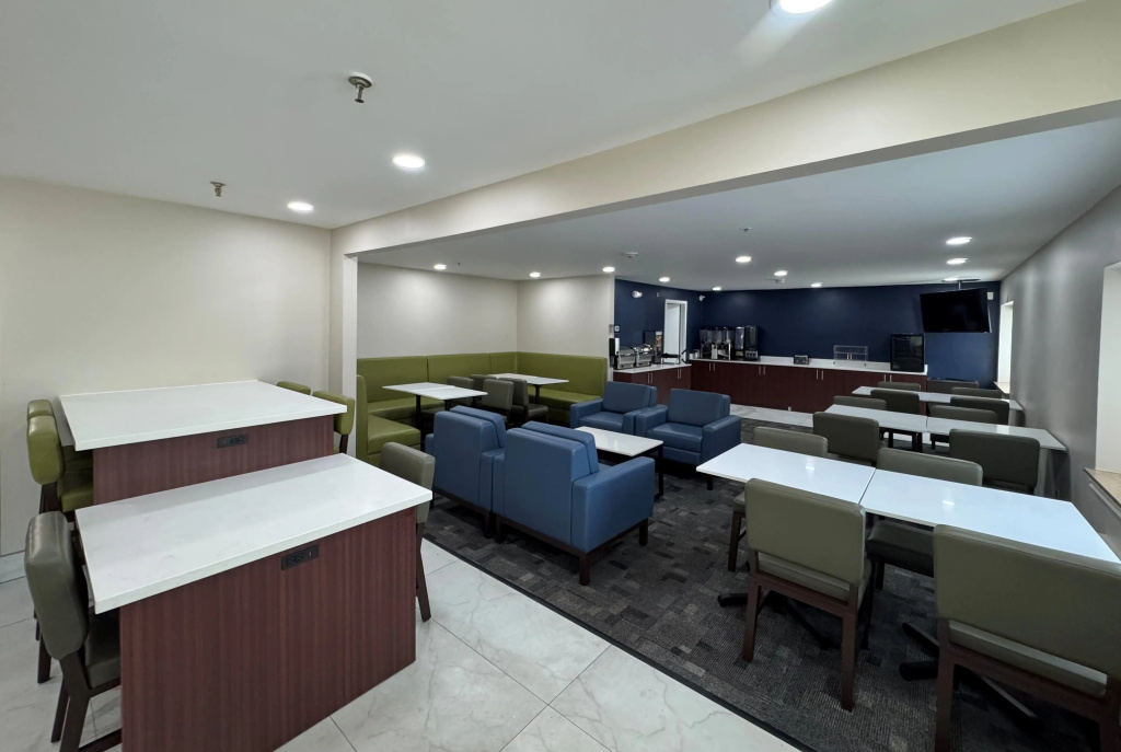 photo 1 of La Quinta Inn by Wyndham Auburn Worcester