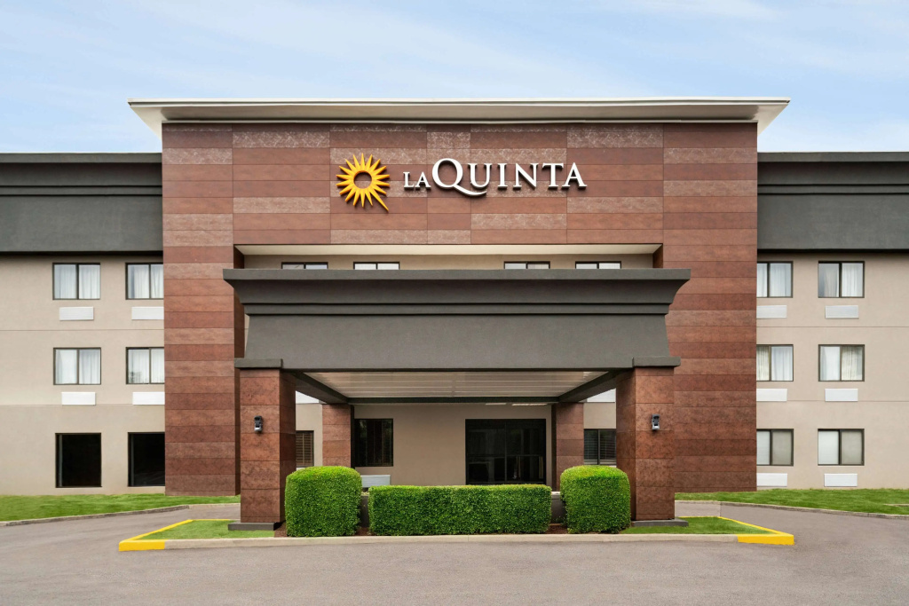 photo 1 of La Quinta Inn by Wyndham Birmingham - Inverness
