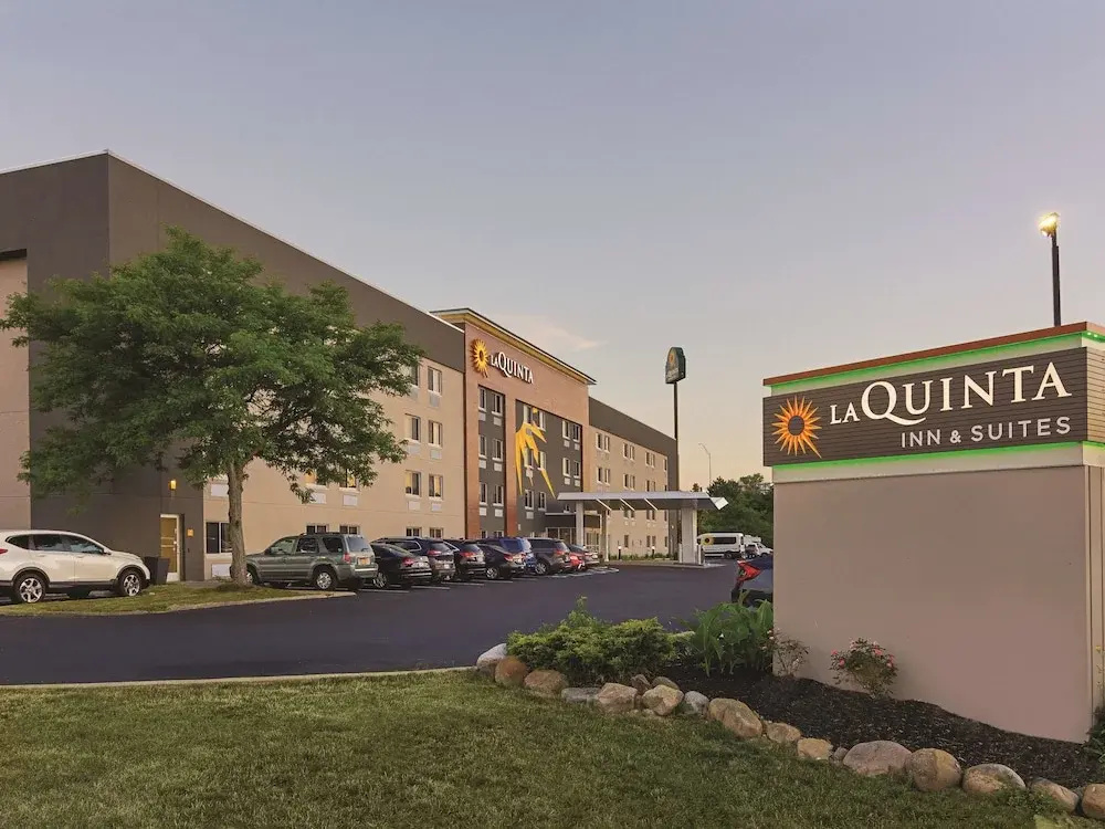 photo 1 of La Quinta Inn Cleveland Airport North
