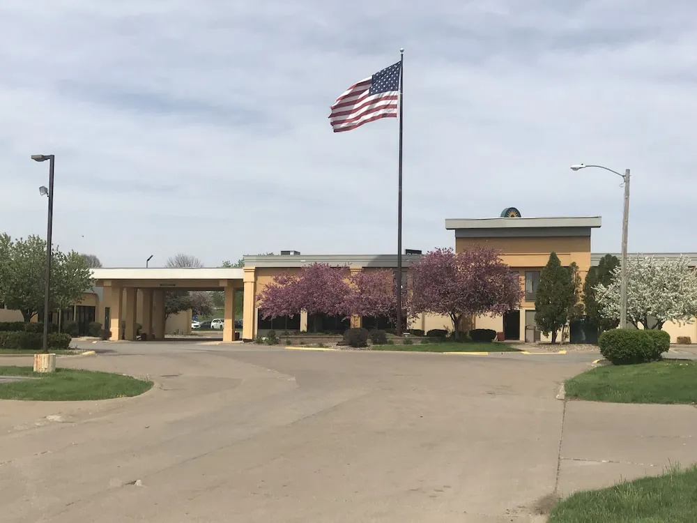 photo 1 of La Quinta Inn Davenport & Conference Center