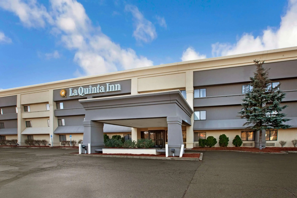 photo 1 of La Quinta Inn by Wyndham Detroit Canton