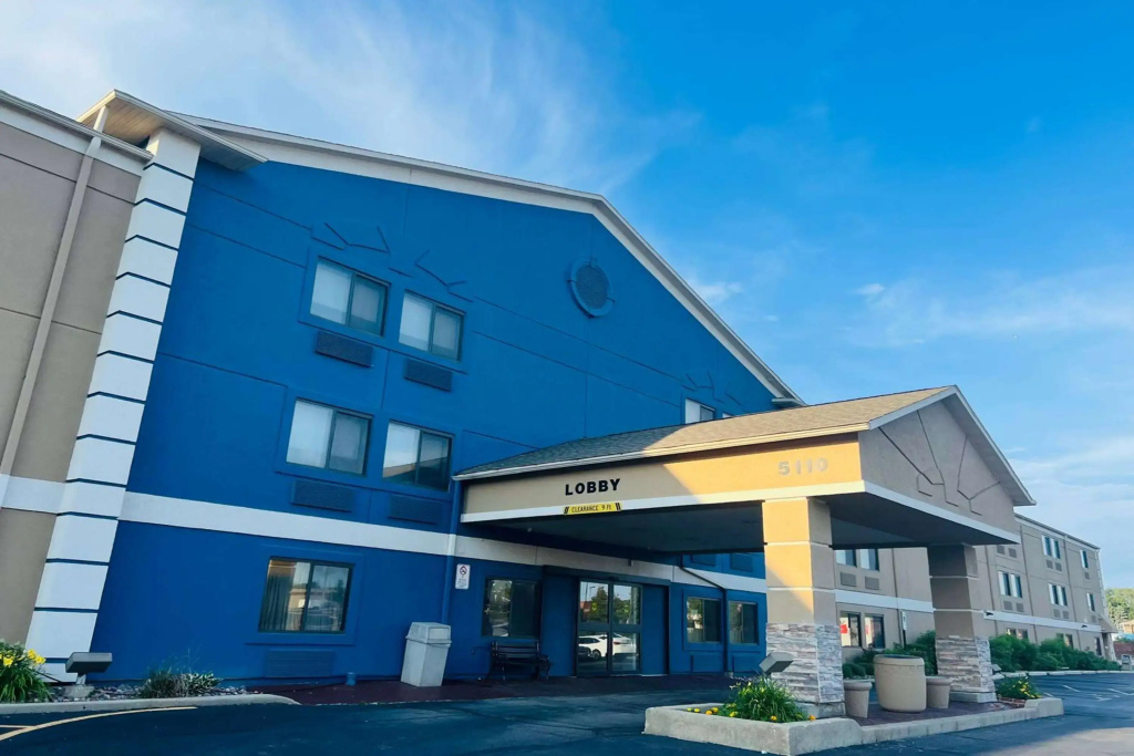 photo 1 of AmericInn by Wyndham Glendale/Milwaukee