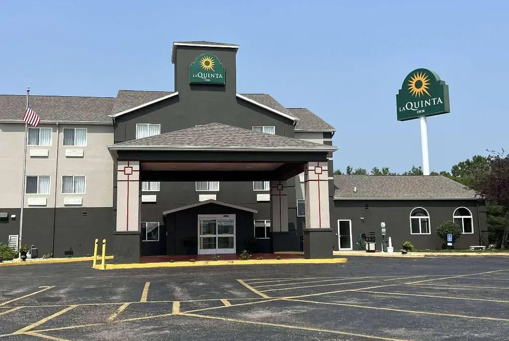 photo 1 of La Quinta Inn Peru Starved Rock State Park