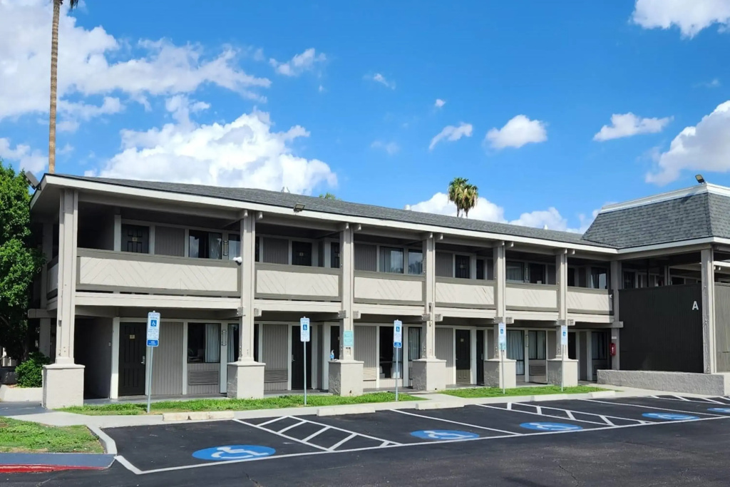 photo 1 of Travelodge by Wyndham Phoenix North