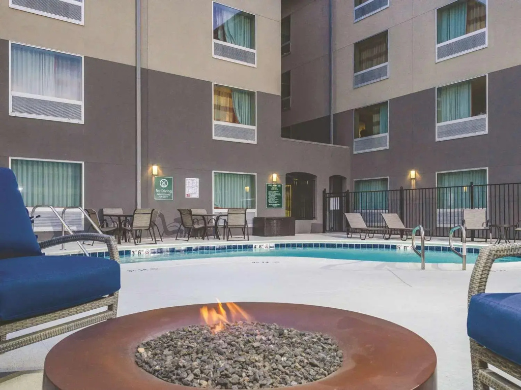 photo 1 of La Quinta Inn & Suites by Wyndham San Francisco Airport N