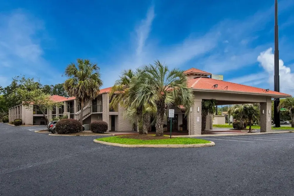 photo 1 of La Quinta Inn Savannah I 95
