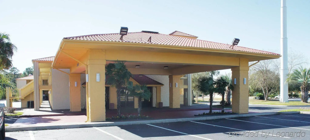 photo 1 of Super 8 by Wyndham Savannah