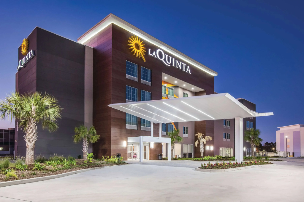 photo 1 of La Quinta Inn & Suites by Wyndham Baton Rouge - Port Allen
