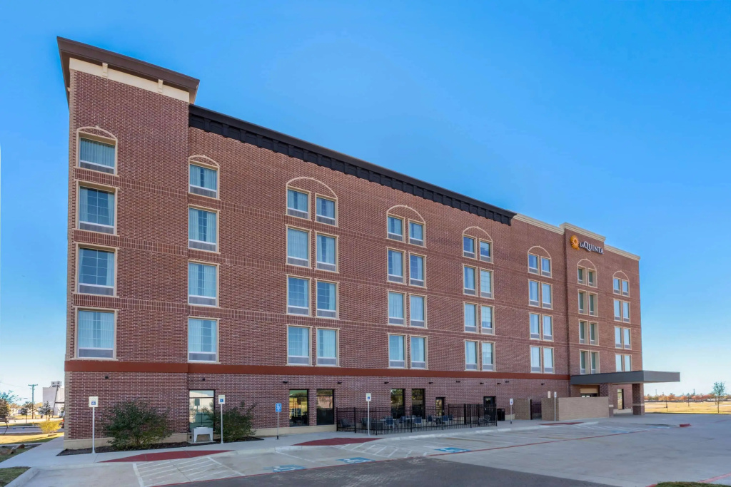 photo 1 of La Quinta Inn & Suites by Wyndham Dallas - Frisco Stadium