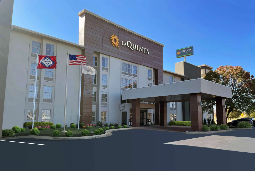 photo 1 of La Quinta Inn & Suites by Wyndham Jonesboro