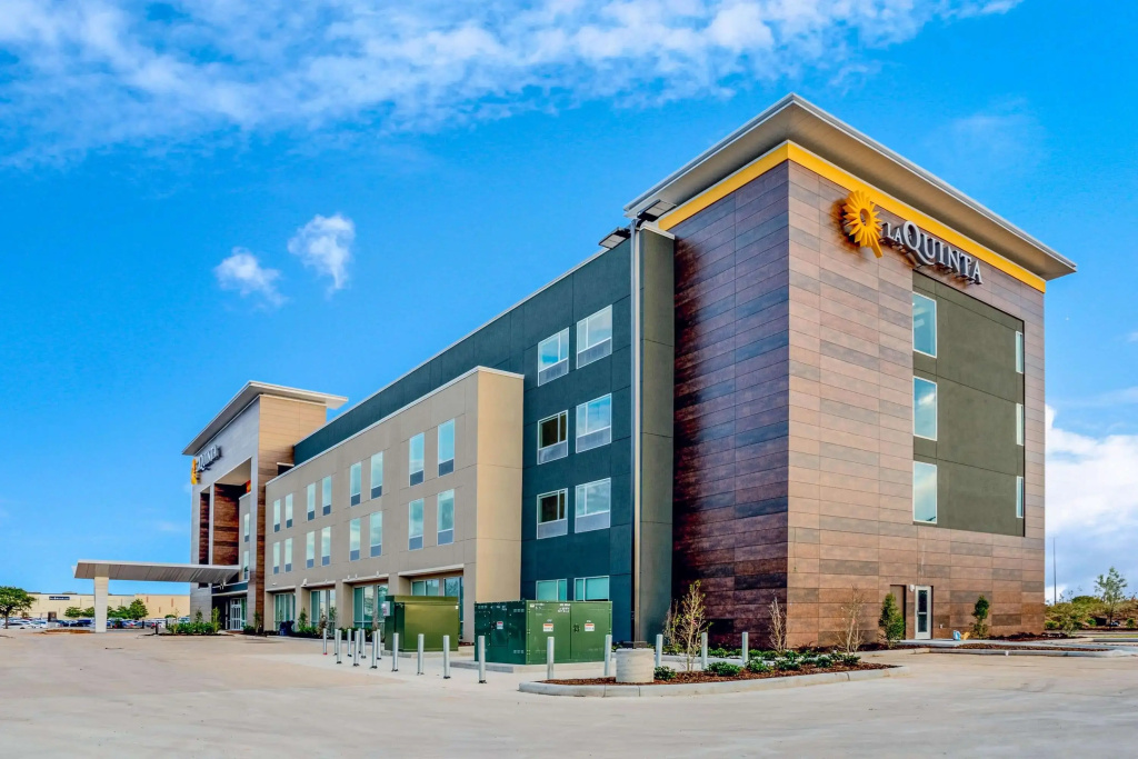 photo 1 of La Quinta Inn & Suites by Wyndham Katy