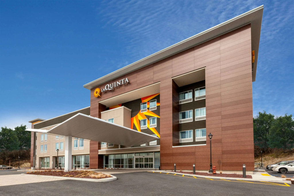 photo 1 of La Quinta Inn & Suites by Wyndham Middletown-Goshen