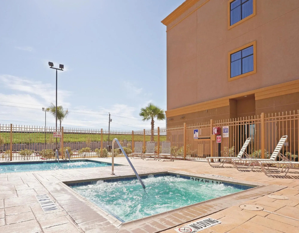photo 1 of La Quinta Inn & Suites by Wyndham Pasadena North