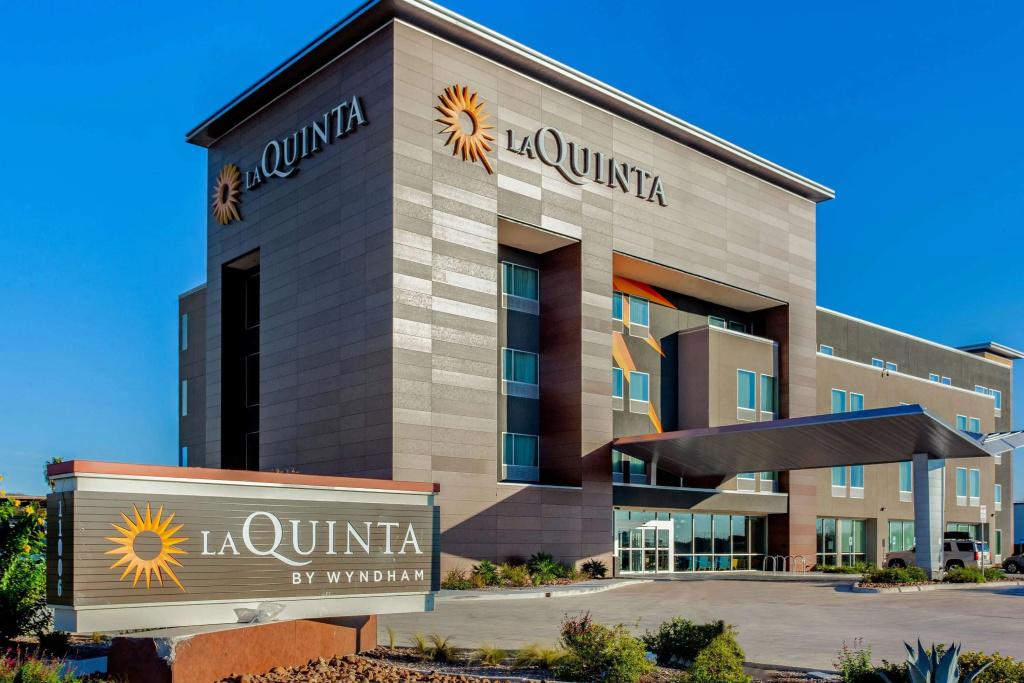 photo 1 of La Quinta Inn & Suites by Wyndham San Antonio Alamo City