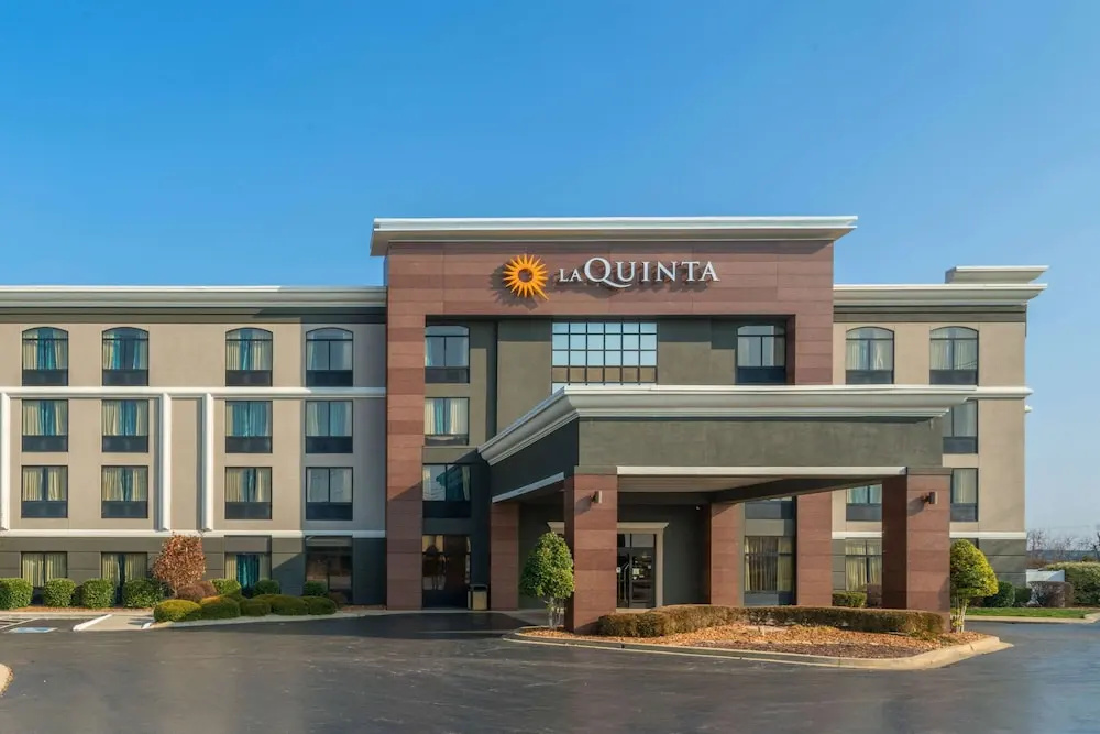 photo 1 of La Quinta Inn & Suites Clarksville